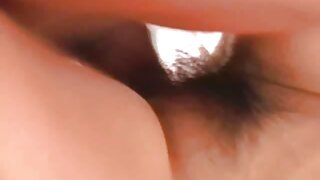 Belə ki, yaraşıqlı qırmızı saçlı girlfriend bir cəhənnəm bir oral seks və başqaları seks əyləncə edir, həzz alın